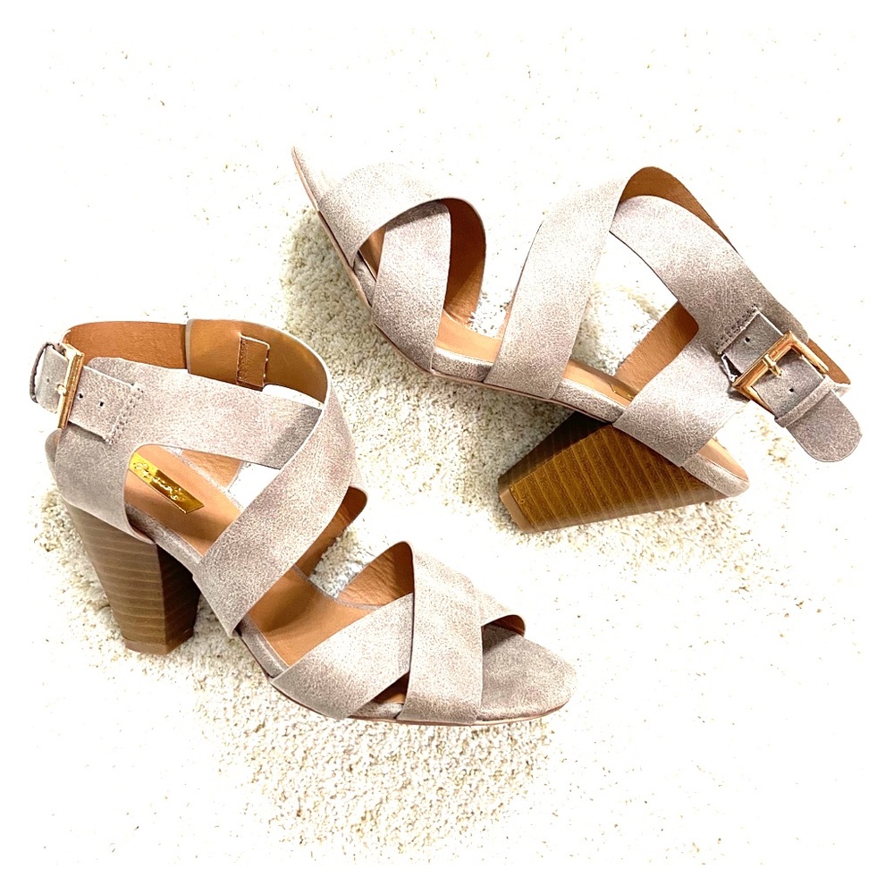 Like new Strappy Heels Size 6